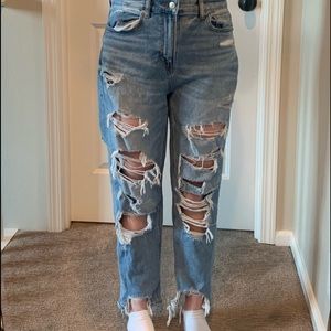 nwot ripped mom jeans
